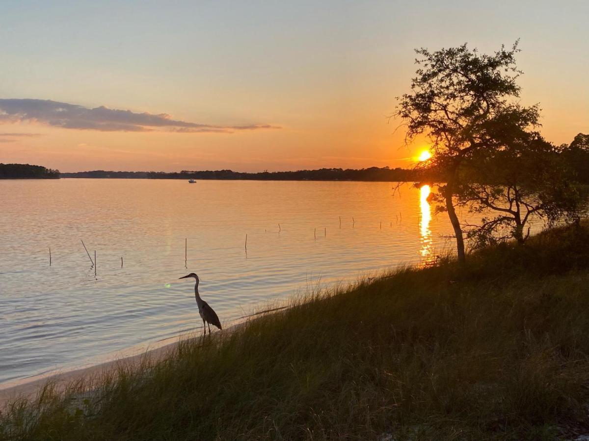 Beachy Bungalow For Family Fun! Walk To Beach! Pensacola Eksteriør bilde