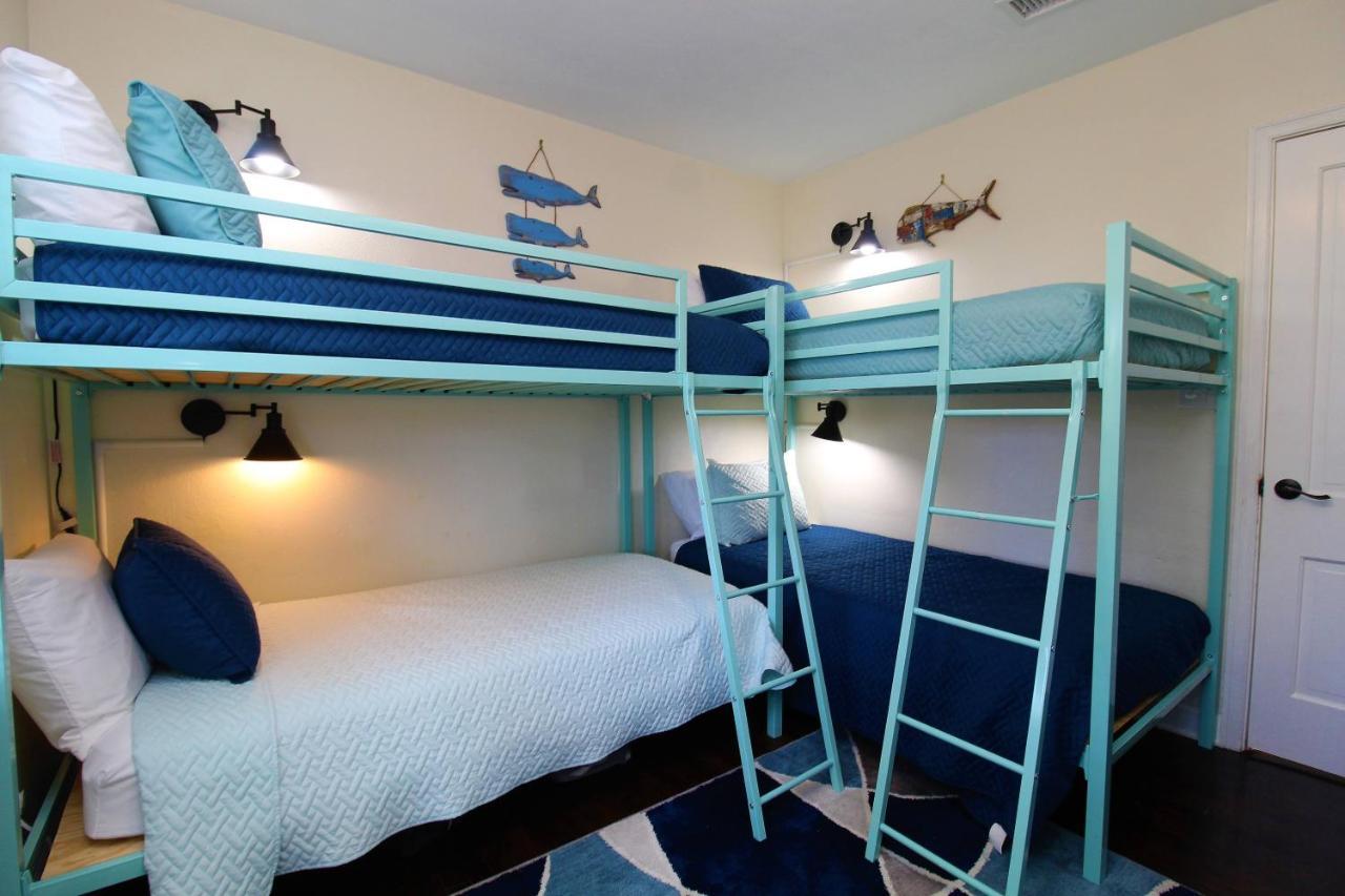 Beachy Bungalow For Family Fun! Walk To Beach! Pensacola Eksteriør bilde